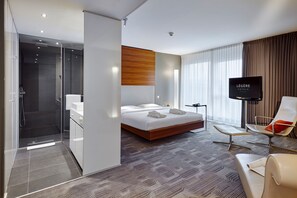 Residence Suite | Premium bedding, desk, blackout curtains, soundproofing - LEGERE HOTEL Luxembourg (Schuttrange)