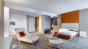 Executive Suite, 1 King Bed (Residence) | Premium bedding, free minibar, desk, blackout drapes