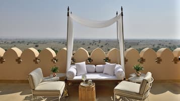 Thar Apartment- Sleeps 4 | Terrace/patio