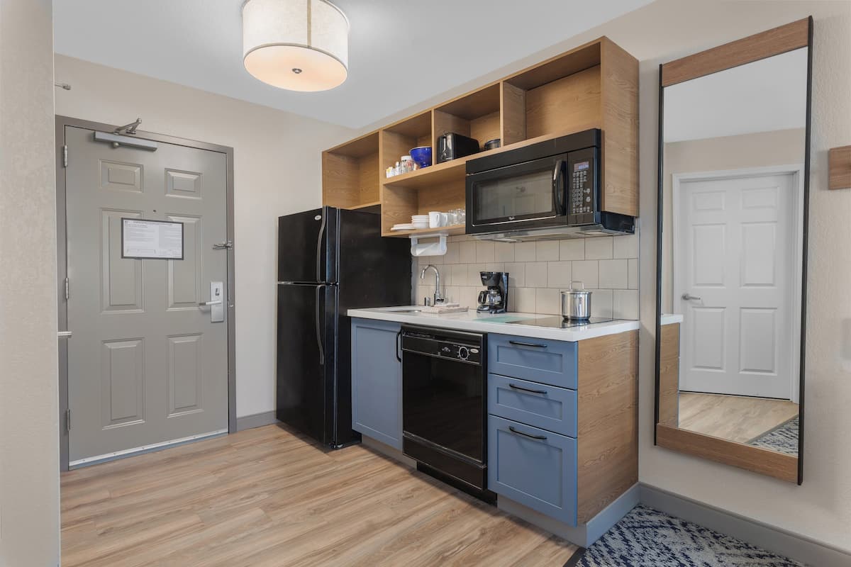 1 bedroom, hypo-allergenic bedding, pillow-top beds, in-room safe