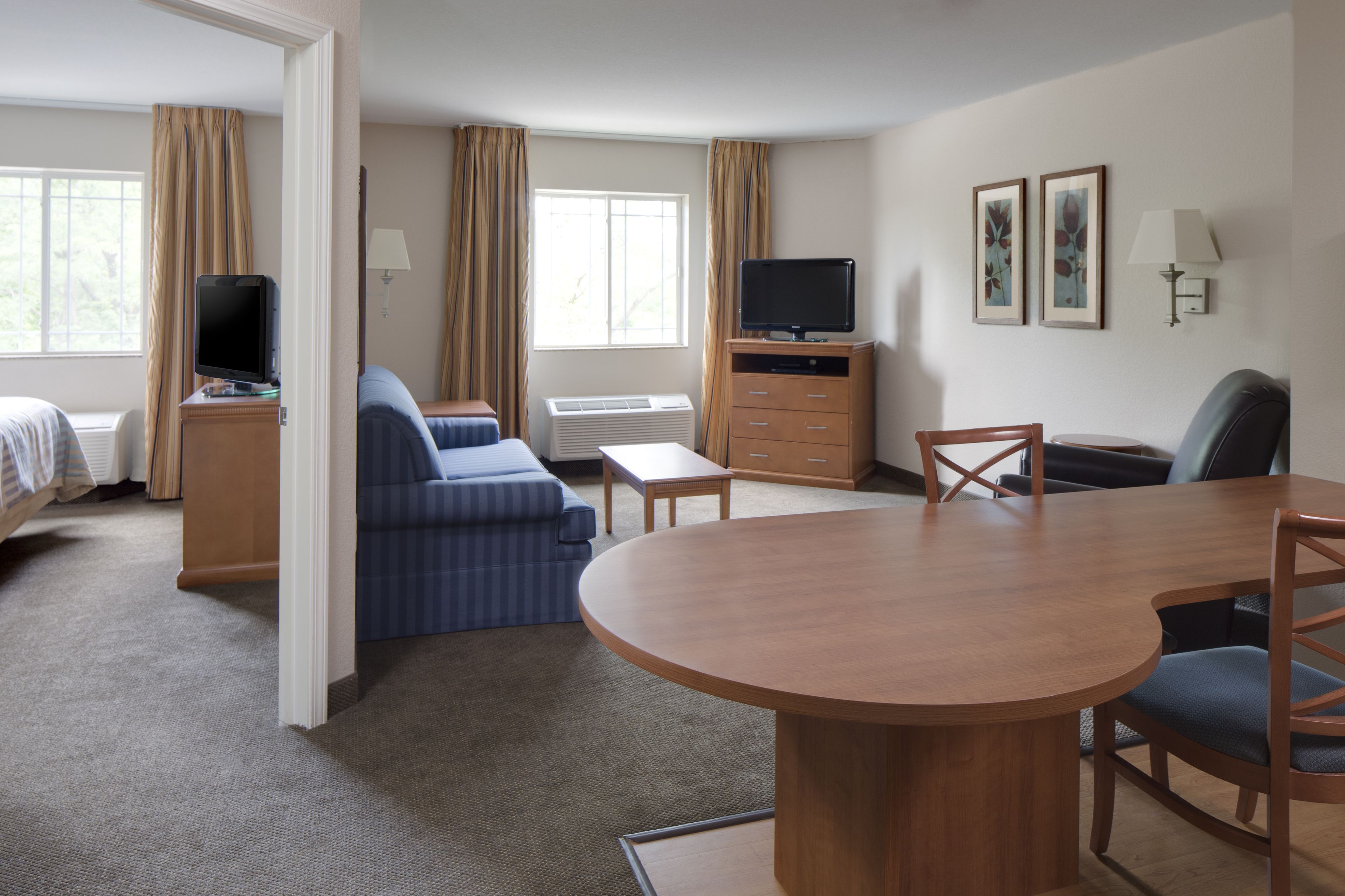 studio suite, 1 single bed | 1 bedroom, hypo-allergenic bedding, pillow-top beds, in-room safe