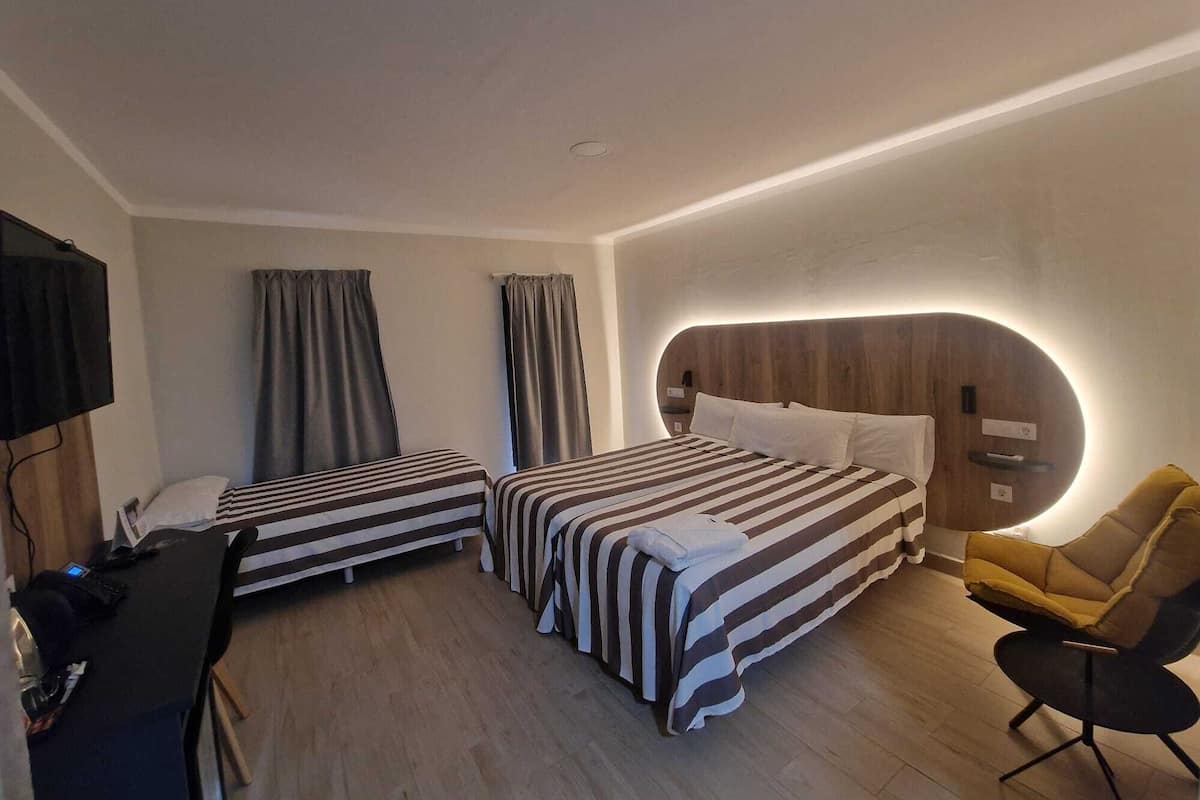 Basic Triple Room