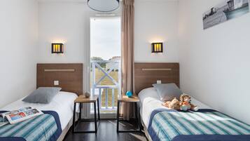 Blackout drapes, cribs/infant beds