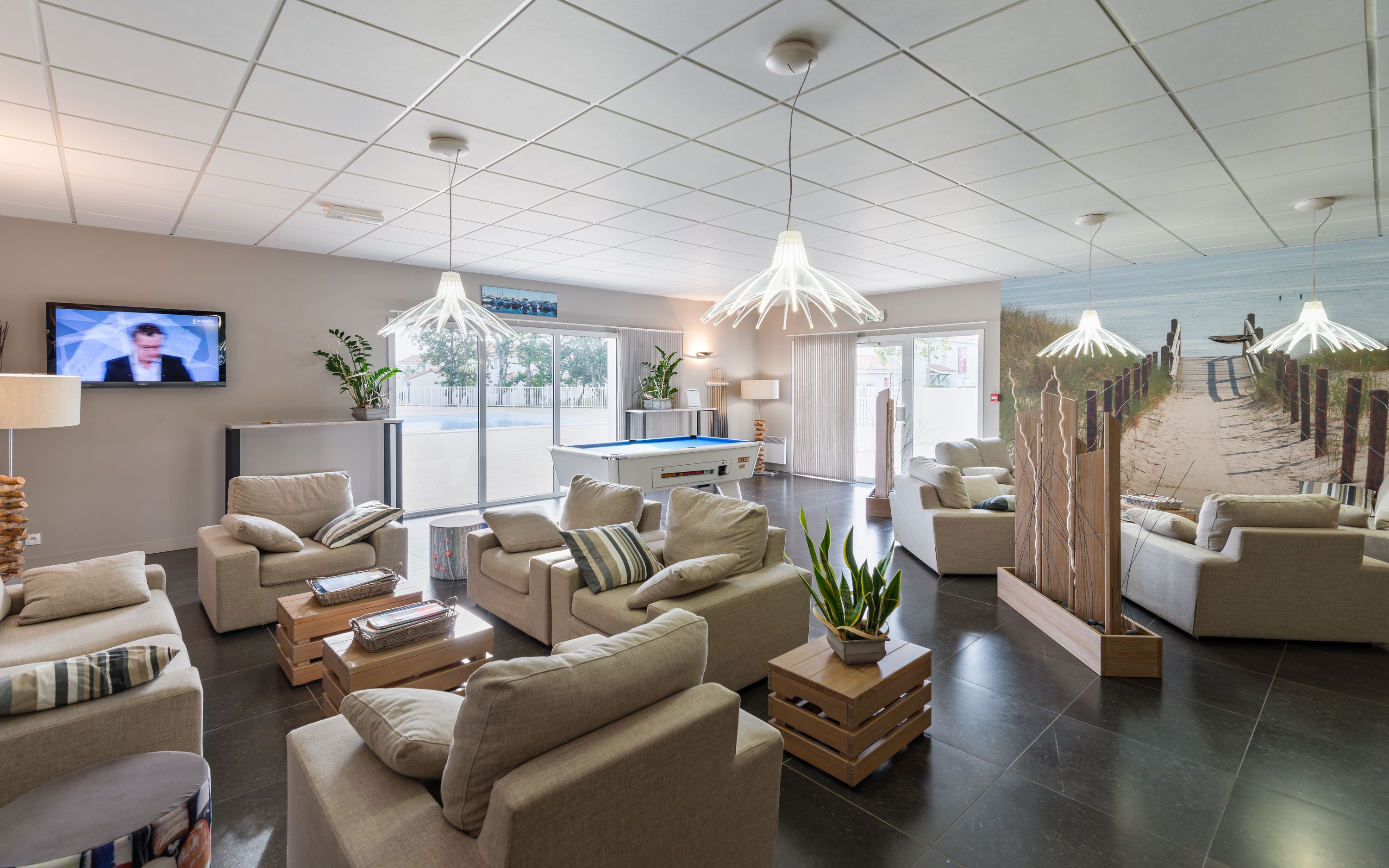 Coin salon dans le hall