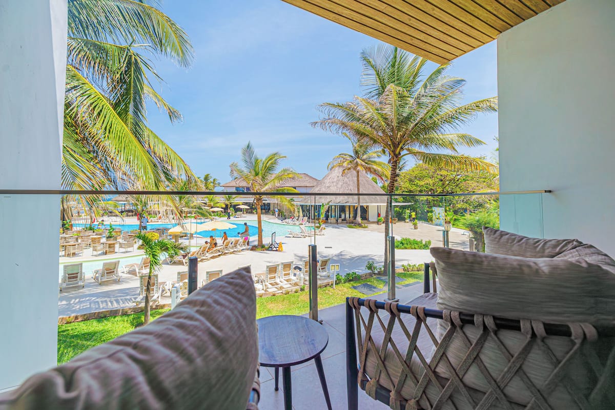 Premium Room, Pool View | Bathroom | Shower, hair dryer, towels, soap