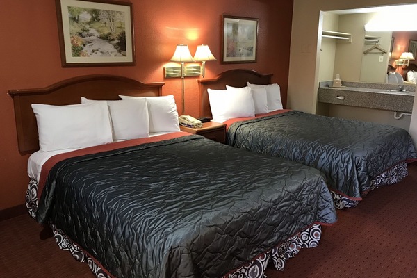 Standard Room, 2 Queen Beds | Premium bedding, WiFi (free), bed sheets