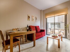 Televisión LCD de 22 pulgadas con canales por cable, una televisión