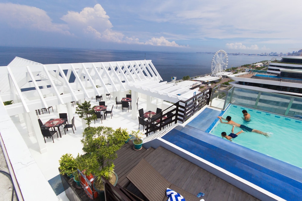 Microtel by Wyndham Mall of Asia image