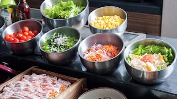 Daily buffet breakfast for a fee