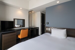 デスク、アイロン / アイロン台、WiFi (無料)、ベッドシーツ