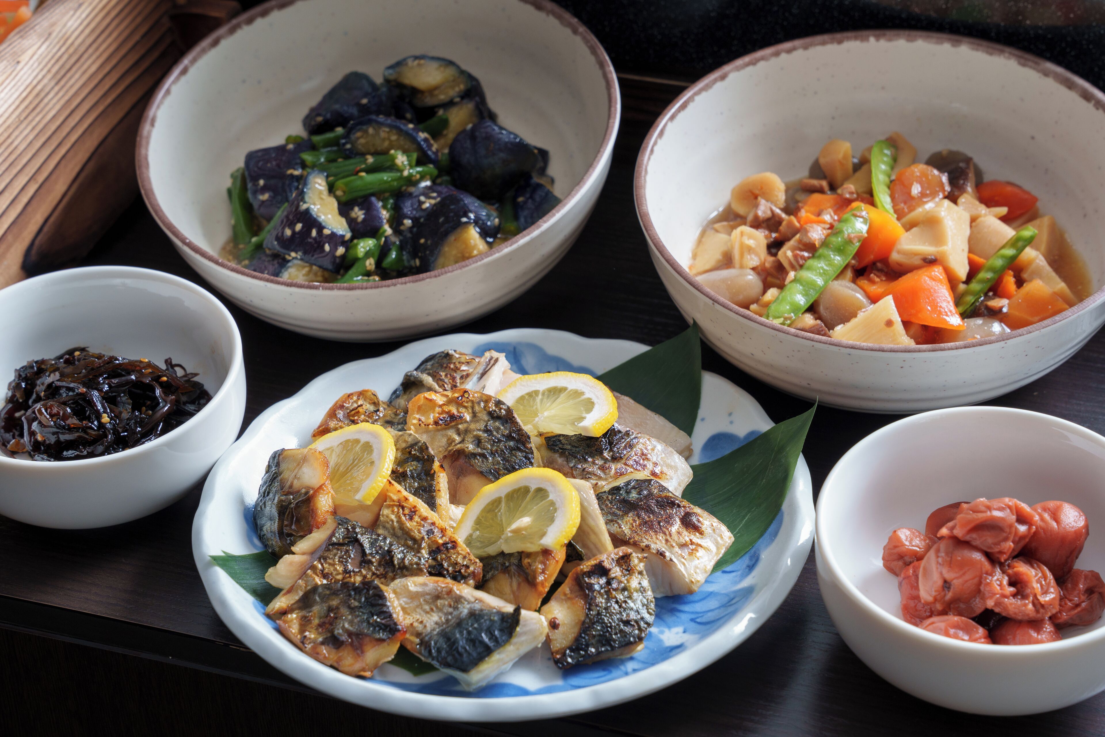 朝食 (ビュッフェ)、毎日提供 (有料)