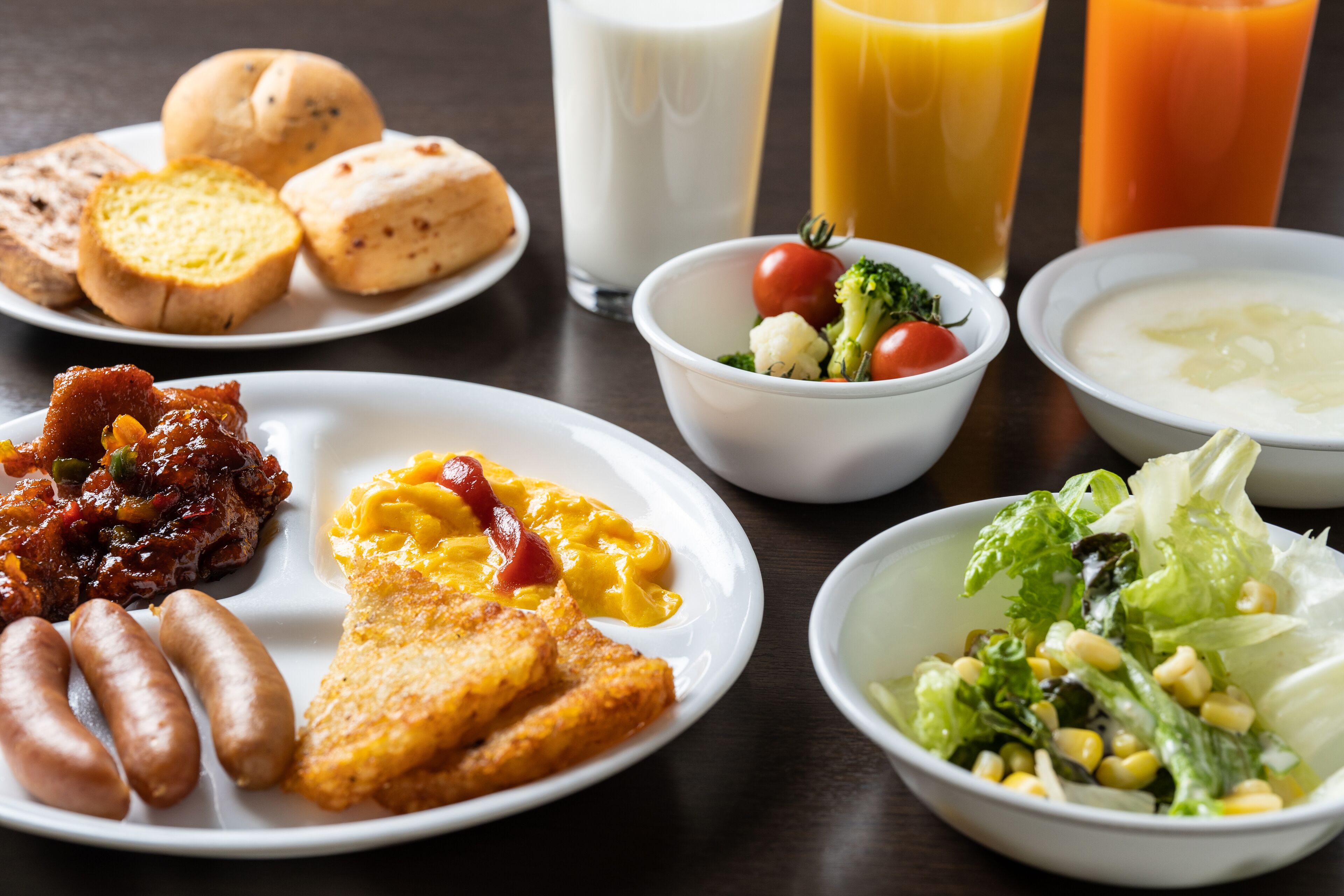 daily buffet breakfast (jpy 1500 per person)