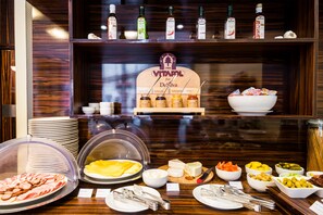 Daily buffet breakfast for a fee