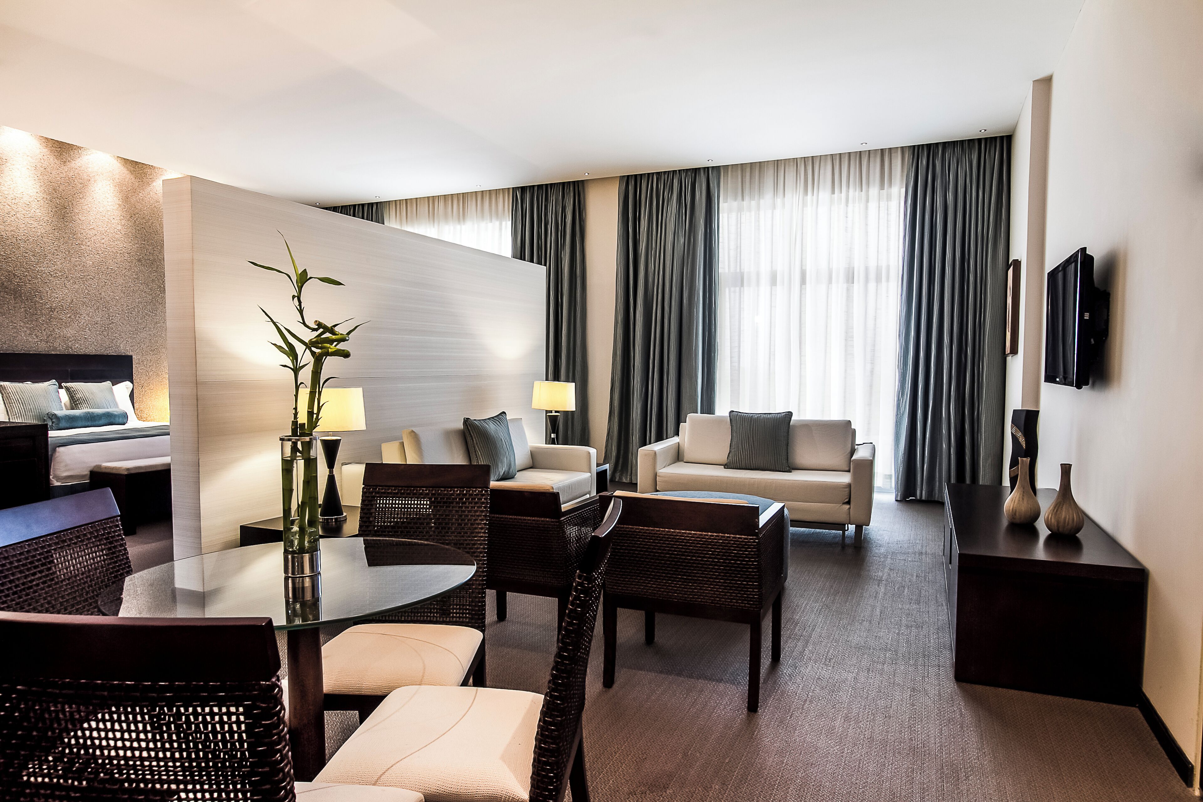 Classic-Suite, Stadtblick | Wohnzimmer | 42-Zoll-Plasmafernseher mit Kabelempfang, Fernseher