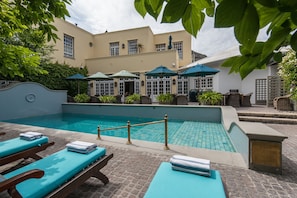 Outdoor pool - Hout Bay Manor (Cape Town)