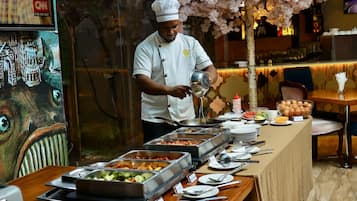 Tägliches inbegriffenes Frühstücksbuffet