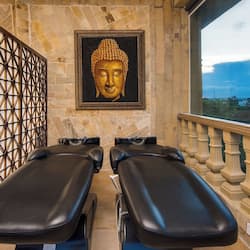 Couples treatment rooms, body treatments, aromatherapy, body scrubs