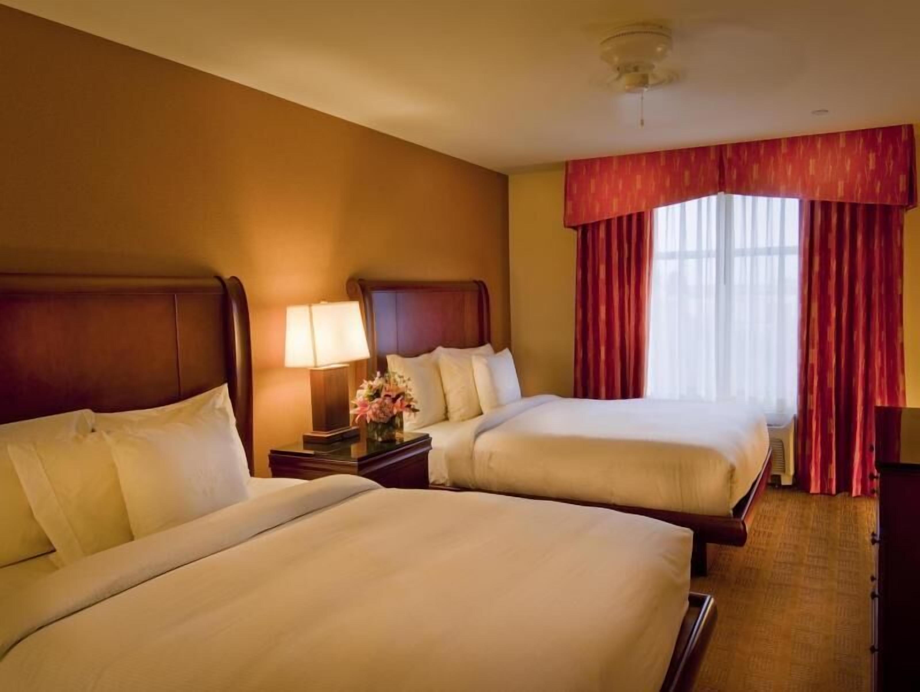 Roupas de cama antialérgicas, cofres nos quartos