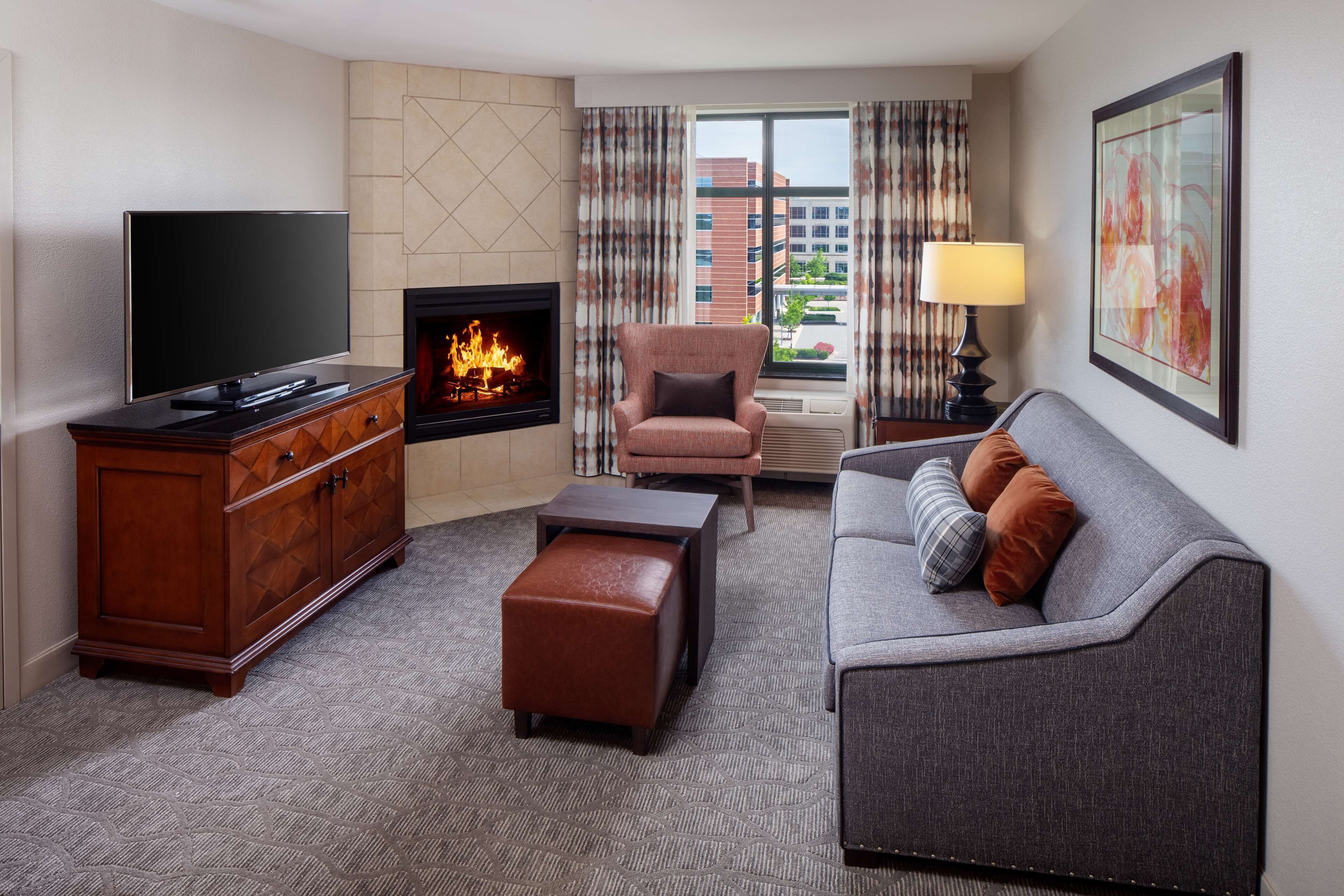 standard suite, 1 bedroom, fireplace | hypo-allergenic bedding, in-room safe, laptop workspace