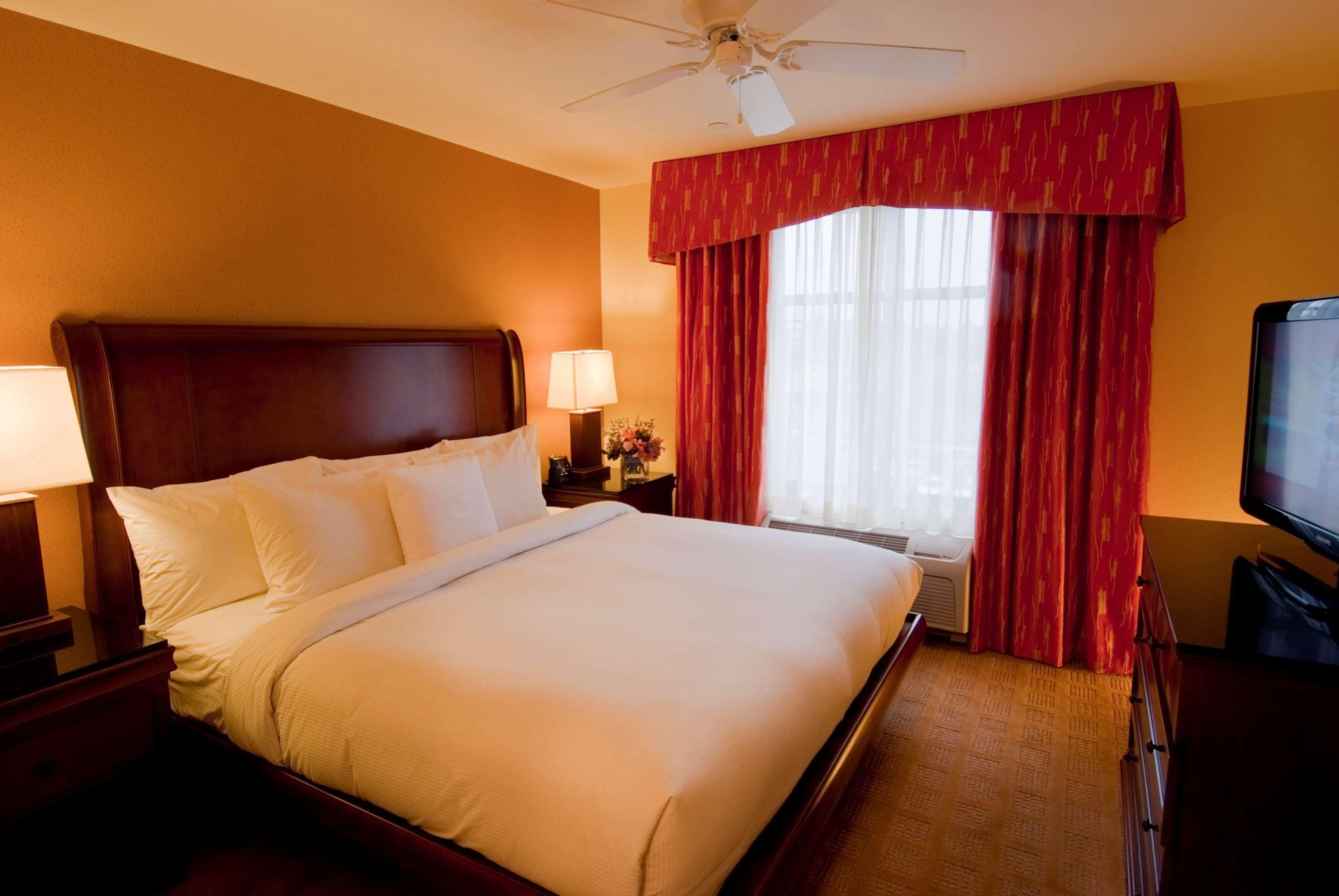 standard suite, 1 bedroom, fireplace | hypo-allergenic bedding, in-room safe, laptop workspace