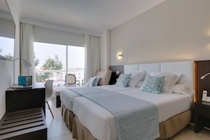 Double Room (2 adults)