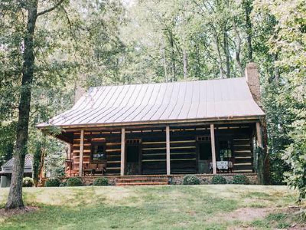 Kabin Standar, kamar mandi pribadi (The Log Home)