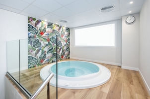 Bañera de hidromasaje interior