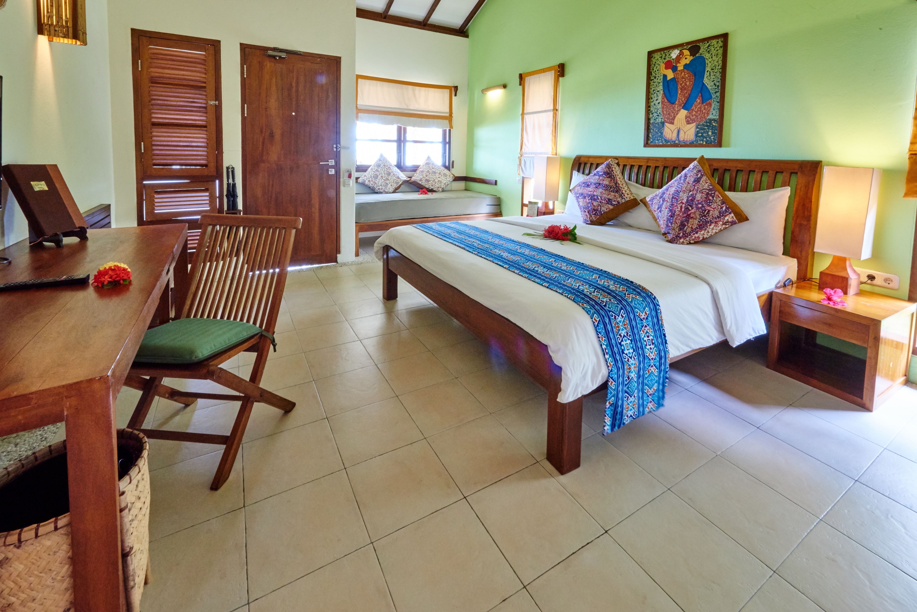 deluxe room, sea view | 1 bedroom, premium bedding, minibar, in-room safe