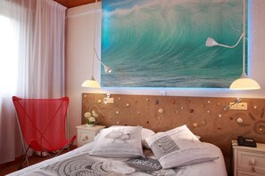 Caja de seguridad en la habitación y escritorio