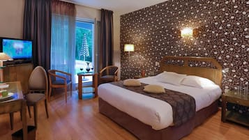 Minibar, in-room safe, desk, soundproofing