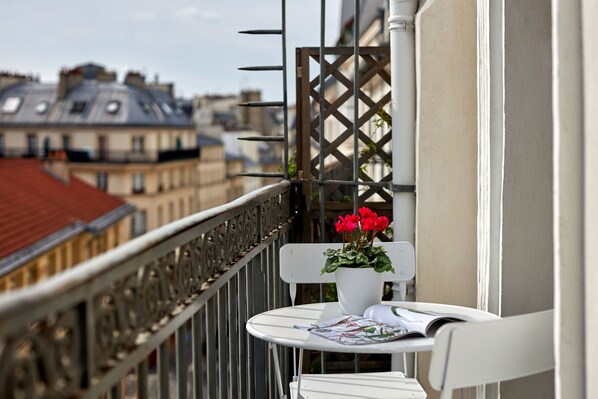 Classic Double Room, balcony or terrace | Terrace/patio - Les Plumes Hôtel Paris (Paris)