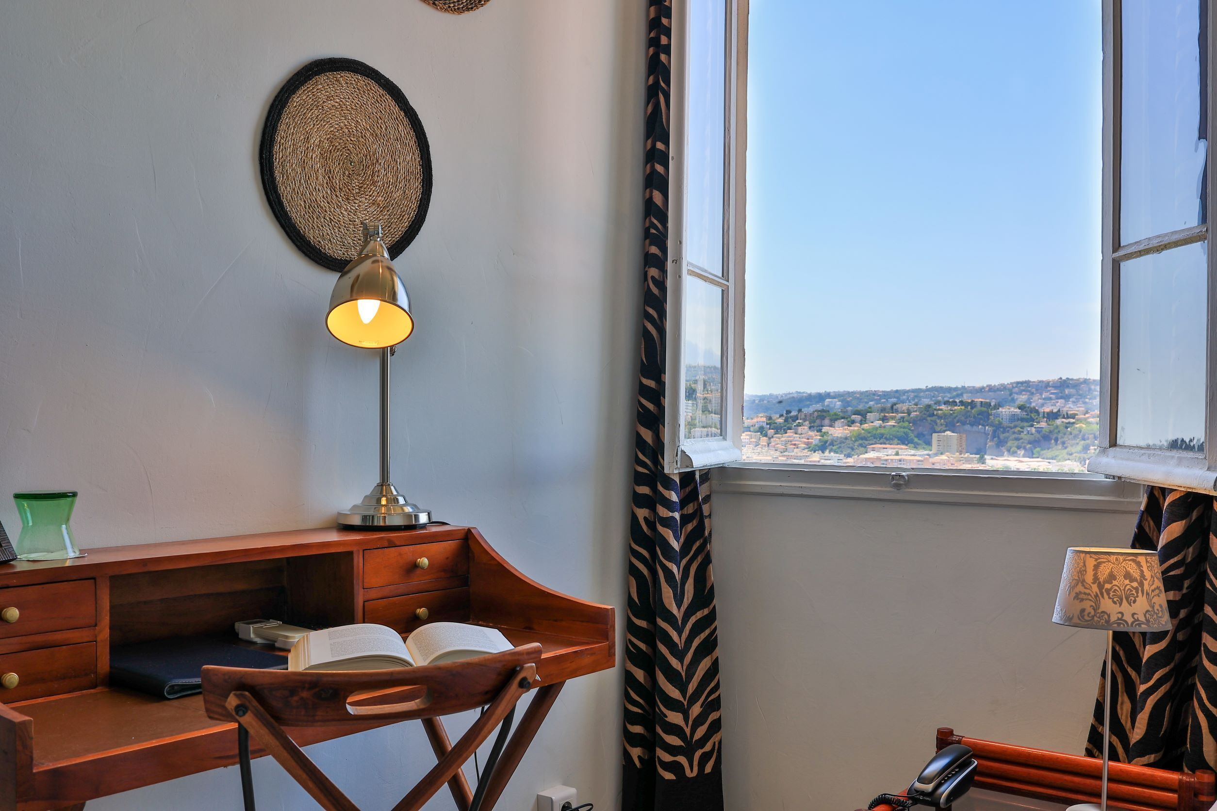 single room, city view | desk, iron/ironing board, free wifi, bed sheets