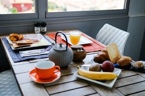 Daily English breakfast for a fee - Le Panoramic Boutique Hotel (Nice)