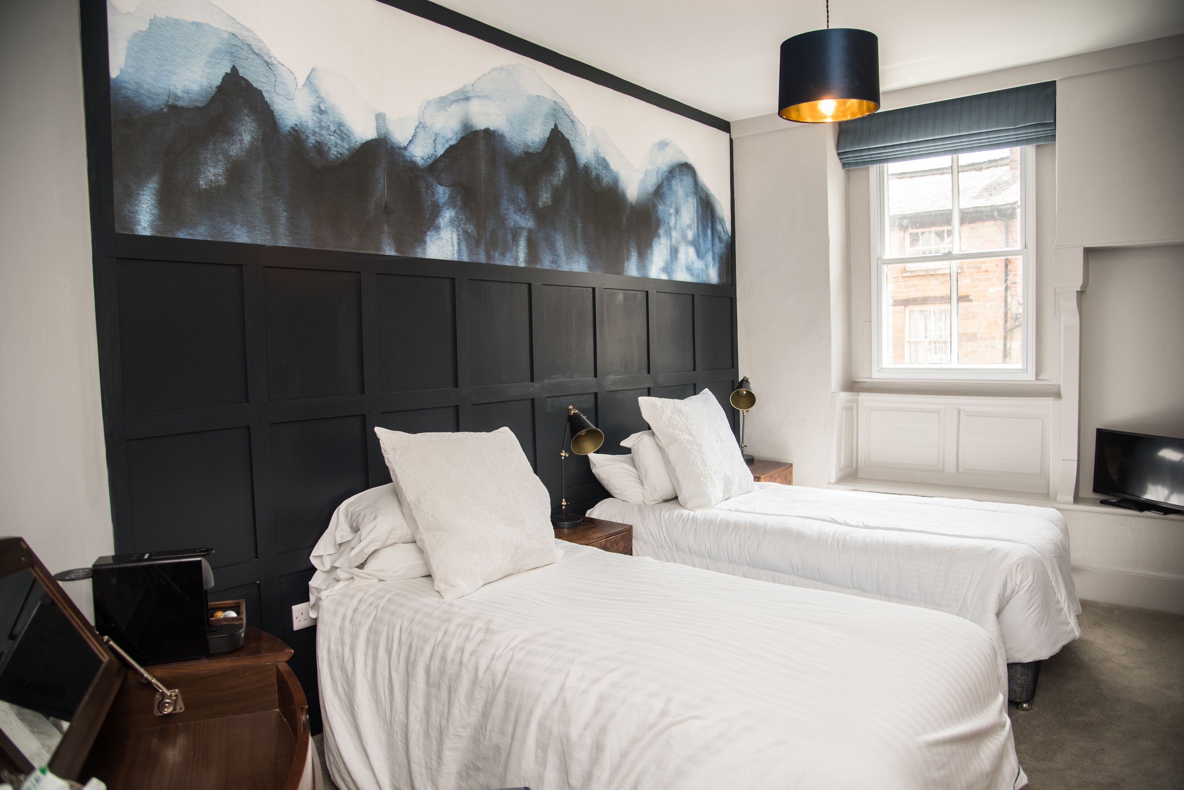 Værelse med 2 enkeltsenge - eget badeværelse | 1 soveværelse