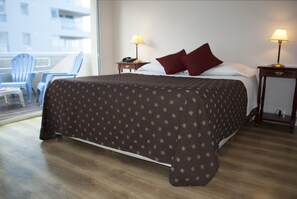 Habitación individual superior | Ropa de cama de alta calidad y decoración personalizada 
