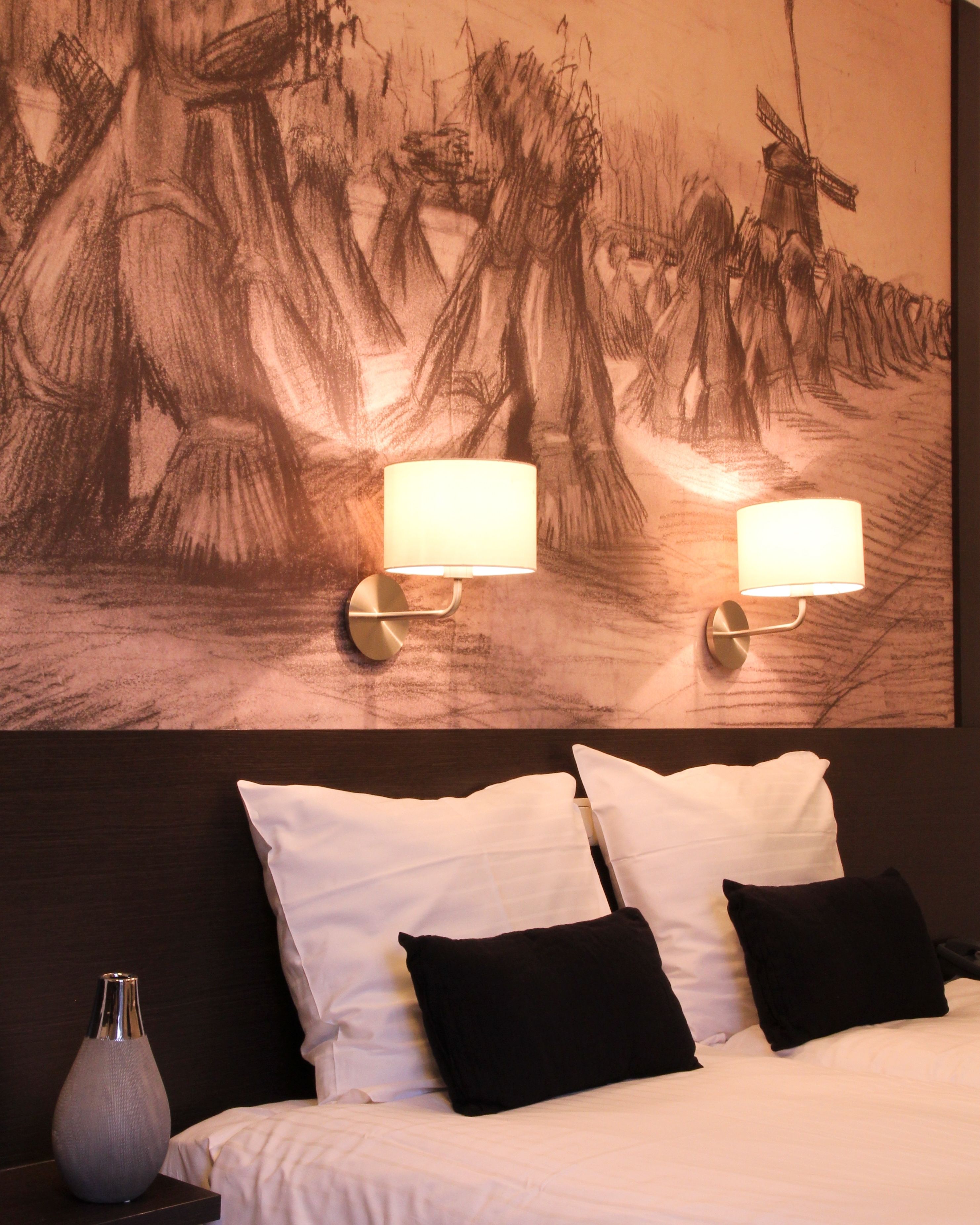 luxury twin room | in-room safe, desk, free wifi, bed sheets