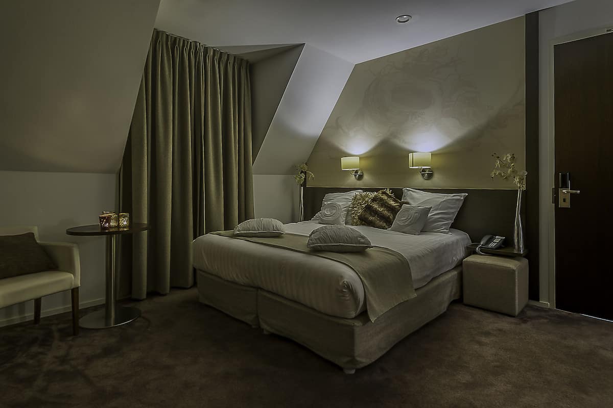 Luxury Suite (Vincent) | In-room safe, desk, free WiFi, bed sheets