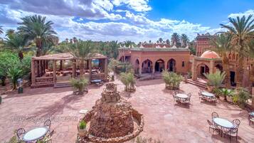 Cabaña básica, 1 cama matrimonial o 2 camas individuales, para no fumadores, acceso a la alberca | Patio