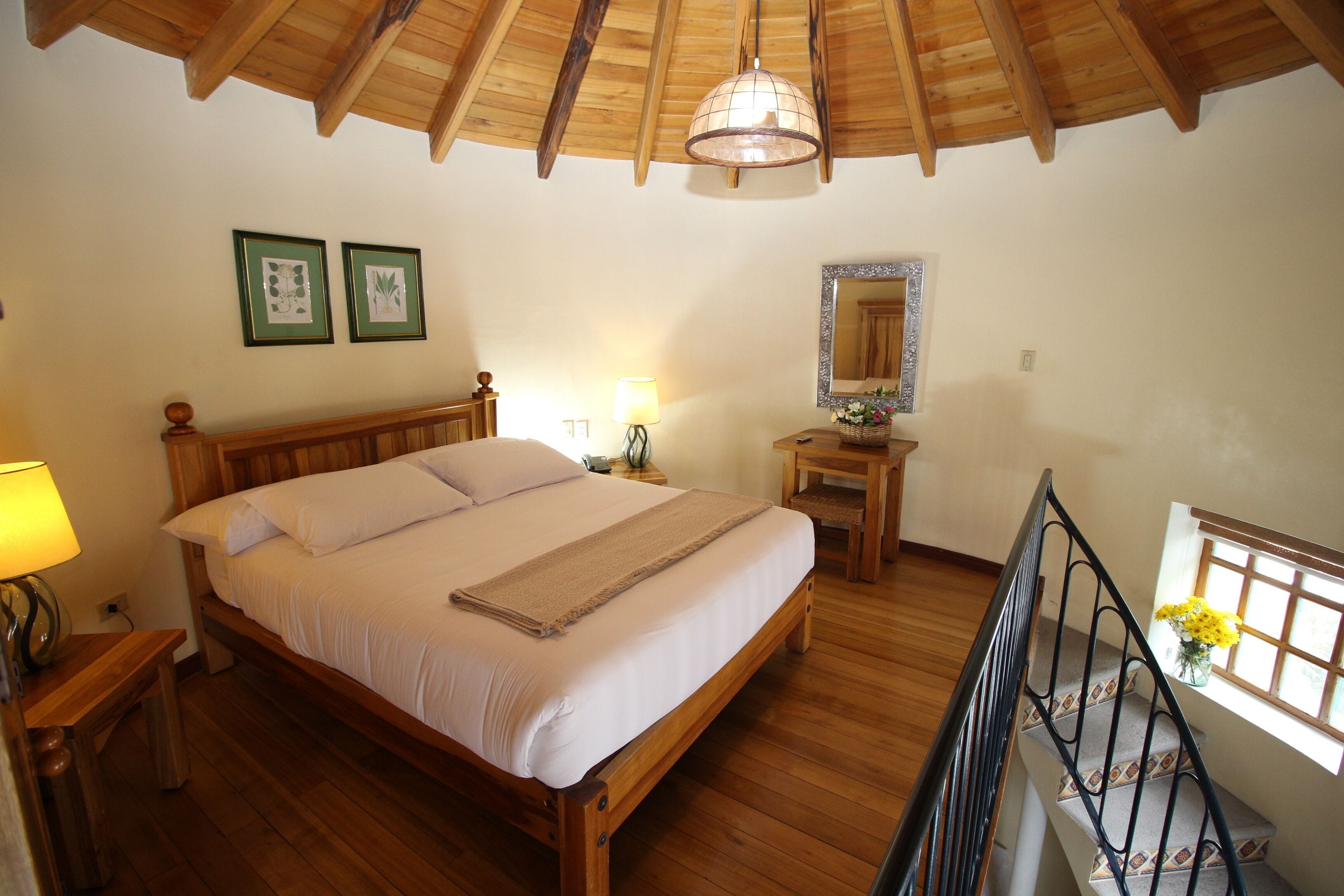 Phòng Suite | Két bảo mật tại phòng, bàn, phòng cách âm, bàn ủi/dụng cụ ủi quần áo 