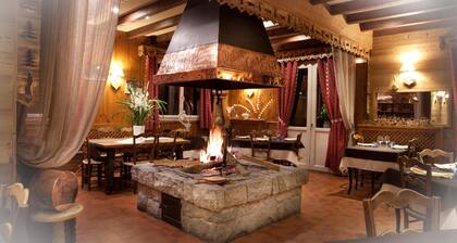 Logis Hotel Rest. Le Sapin Fleuri