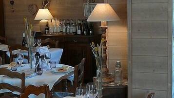 Lunch and dinner served, Regional cuisine