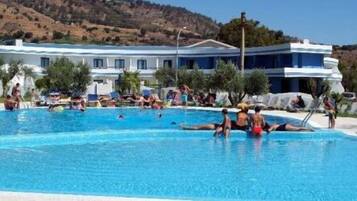 Outdoor pool, pool loungers