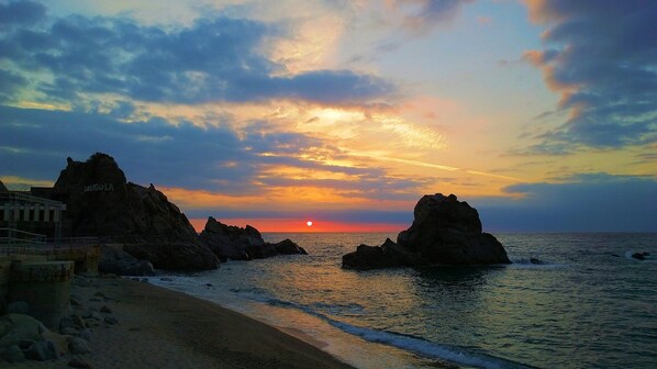 Private beach nearby, sun-loungers, beach umbrellas, beach volleyball