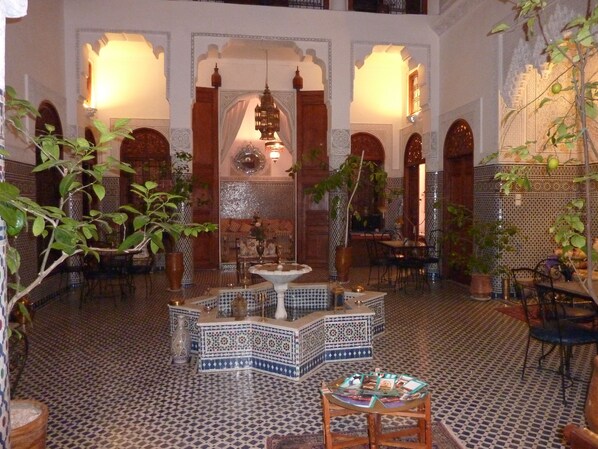 Lobby sitting area - Riad Dar Al Safadi (Fes)