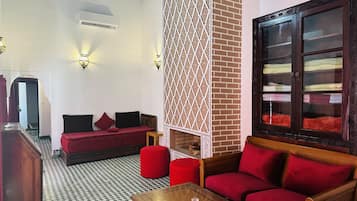 Suite, ensuite, pemandangan kolam renang (Zitouna) | 1 kamar tidur, brankas, kedap suara, dan Wi-Fi gratis