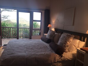 小屋 (Log-Cabin Indlu) | 特色装修、办公桌、遮光窗帘、熨斗/熨衣板