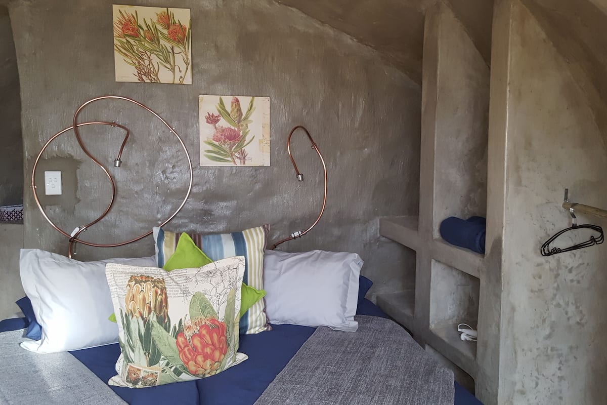Dung Beetle Suite single beds (5) | Select Comfort beds, individually decorated, individually furnished