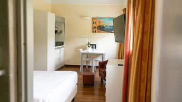 Junior Suite | Select Comfort beds, desk, soundproofing, iron/ironing board