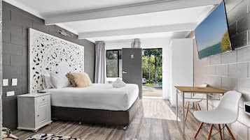 Luxury Boho Suite | 1 bedroom, individually decorated, individually furnished, desk
