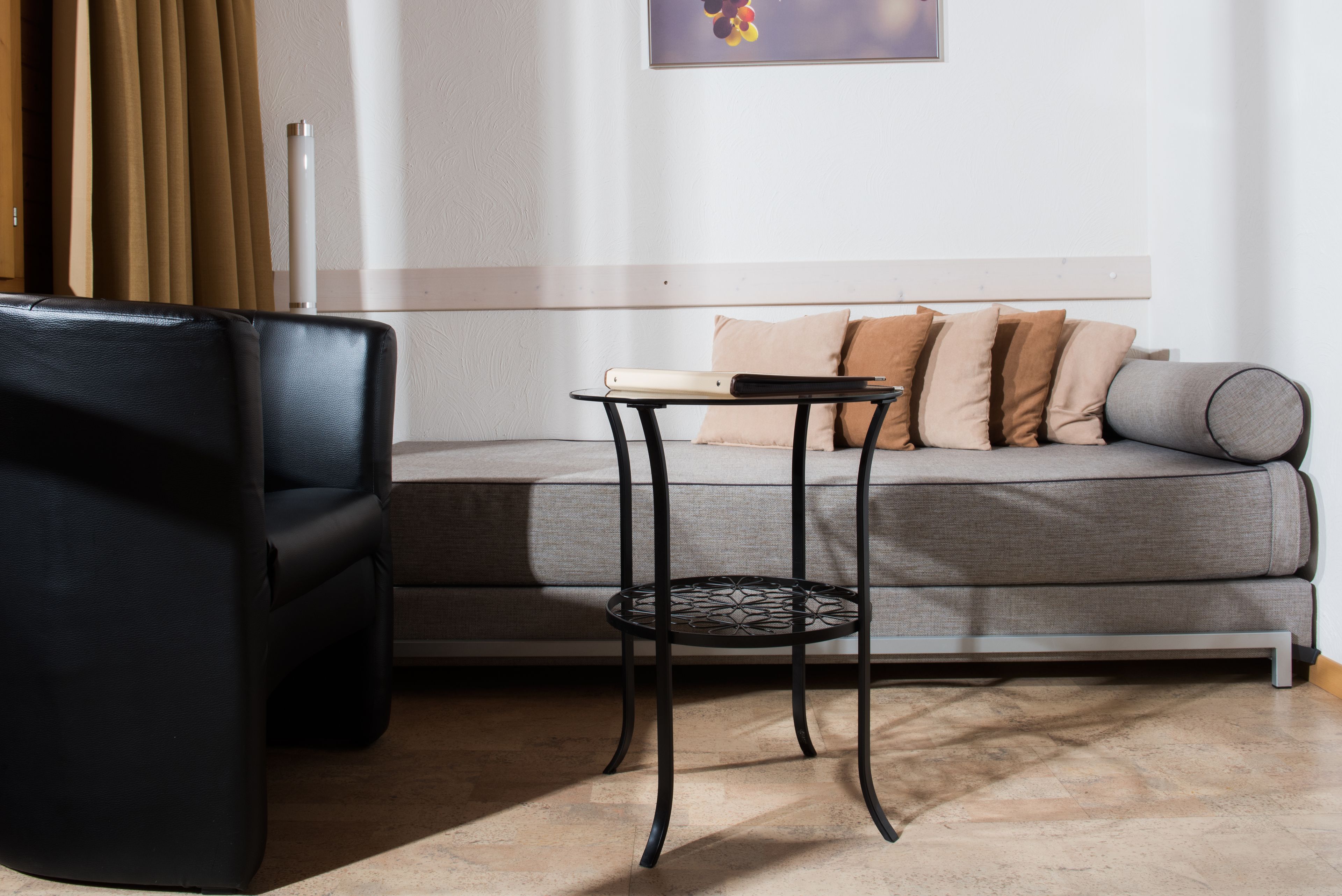 panorama triple room with jungfrau view | living area | 32-inch tv with digital channels